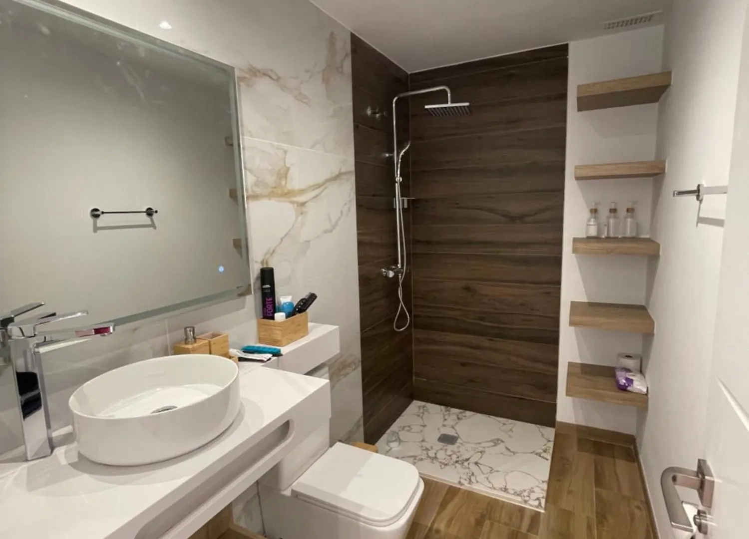 Apartment This Spectacular 3-Bedroom Apart Manilva