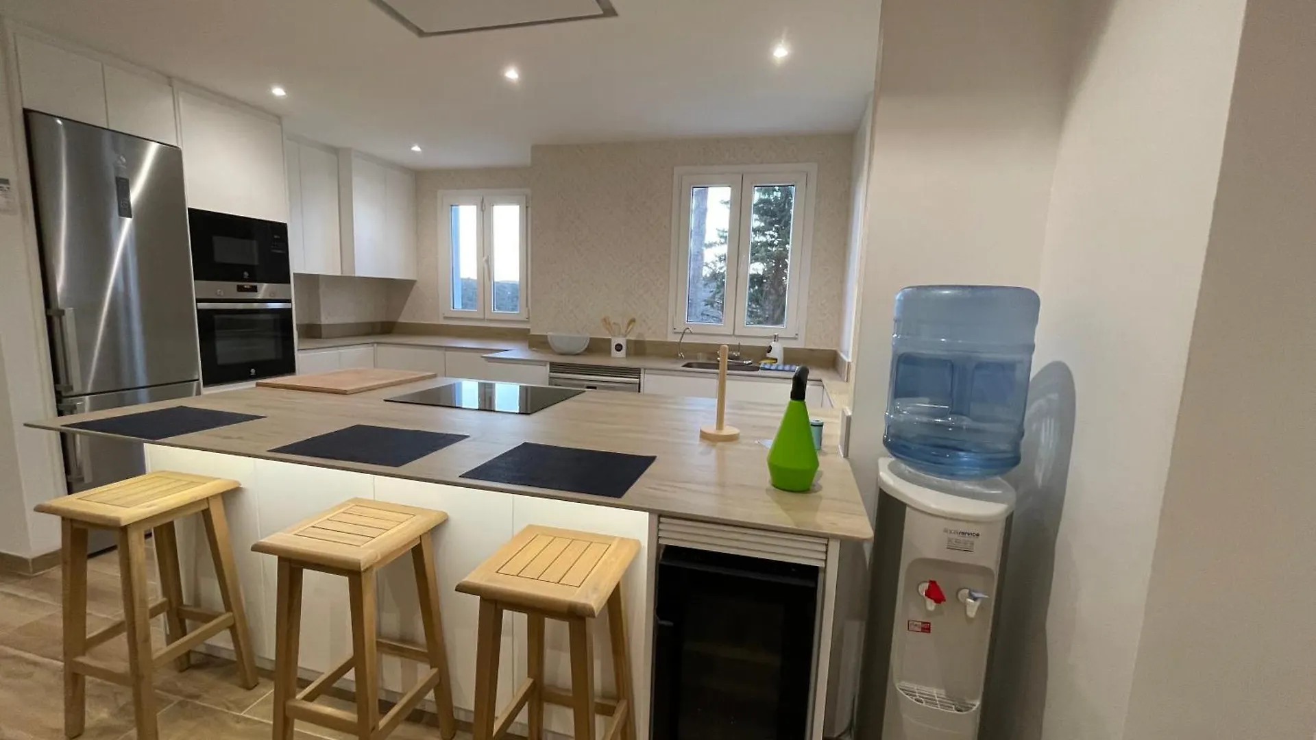 This Spectacular 3-Bedroom Apart Manilva Apartment